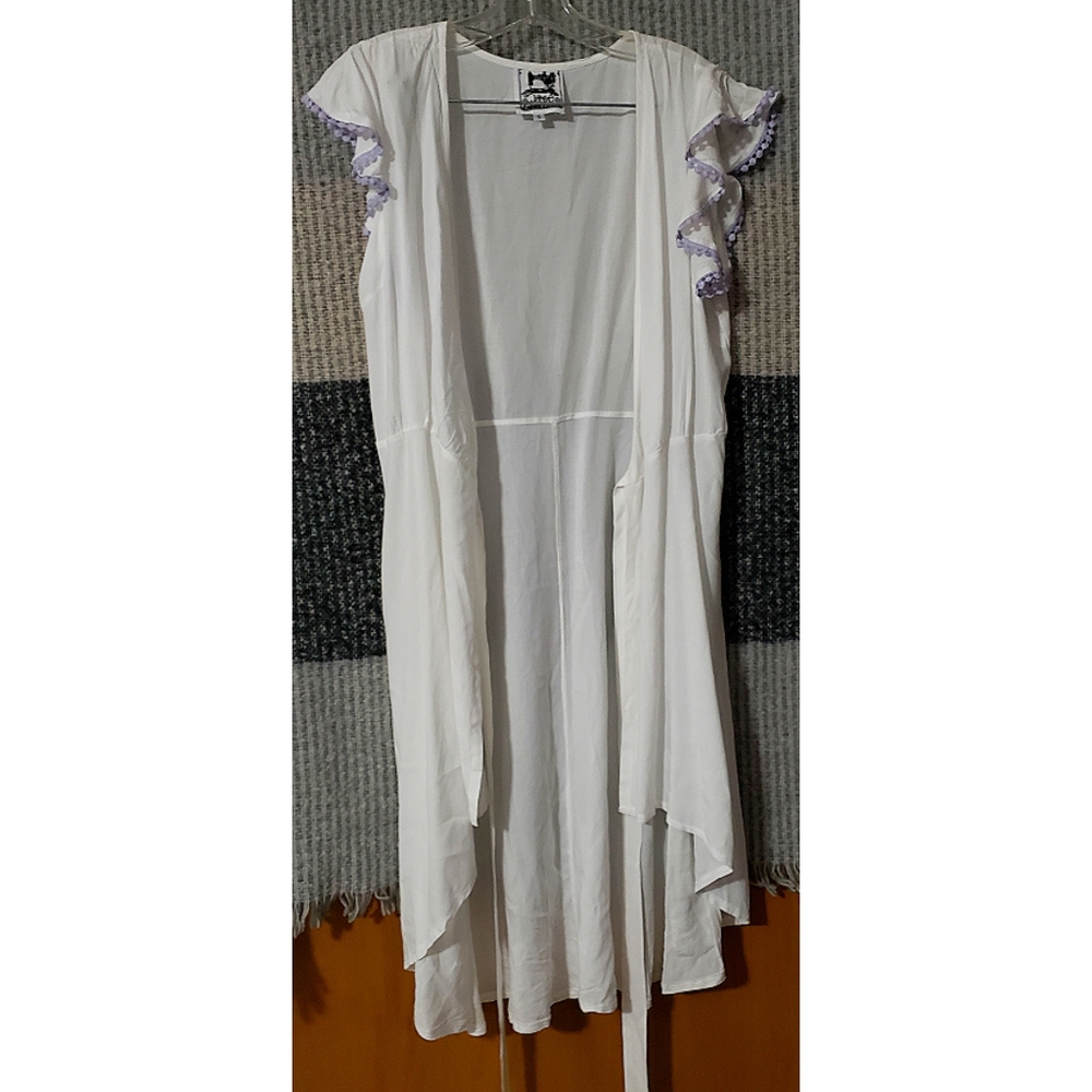 Jasse white cape